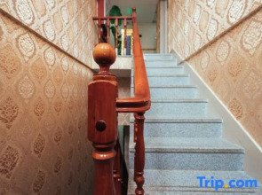 Yinghu Business Hotel