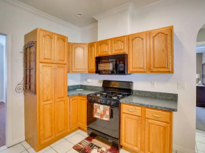 Walk to Lake: Home w/ Screened Porch in Sebring!