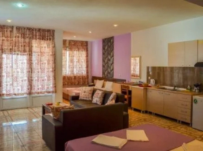 Ellas Hotel