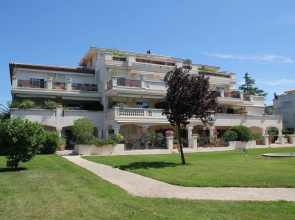 Apartment With one Bedroom in Carqueiranne, With Pool Access, Enclosed