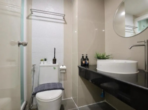 De Lux Bangkok Hotel