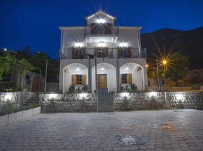 Apartments Mezini 11