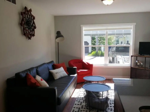 Modern and Pristine Condo -By the GT Commons