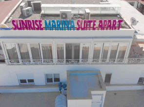 Sunrise Marina Suit Apart