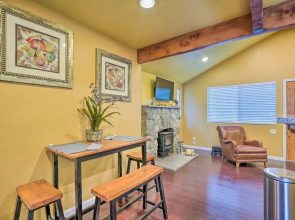 Cozy Cottage w/ Grill - 5 Mi to Mt Baldy Resort!