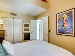 5 Mi to Hiking & Golf: Phoenix Gem w/ Pool Access