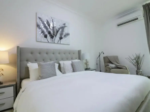 Pvt Jacuzzi Tub Groundfloor 2 Bed Bnbme Homes