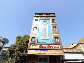 OYO 24067 Hotel Royal Paradise