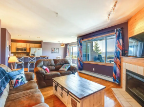 Stunning Mountain Views: Silverthorne Condo!