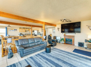 Group Friendly! Rockaway Beach Oasis w/ Game Room
