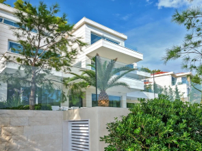Beachfront Villa Seven Sins with Pool