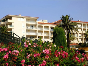 Open Les Pins Bleus
