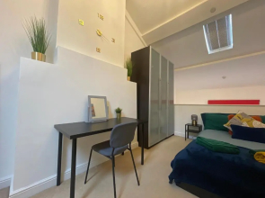 Vibrant Loft Apartment in Grade II Listed Building