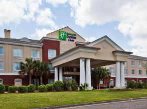 Holiday Inn Express & Suites Dublin by IHG