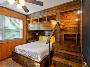 Family Friendly Cottage - Game Room+firepit+smores