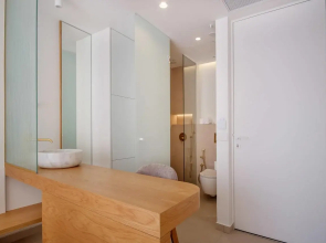 Phos Hotel Adults Only