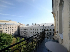 KievApts Pushkinskaya 10