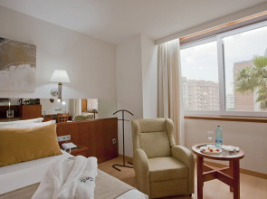 Отель Ilunion Les Corts Spa