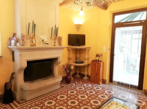 House With 2 Bedrooms In Le Thor With Furnished Garden And Wifi