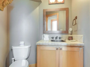 Oceanfront Home w/ Beach Access in Galveston