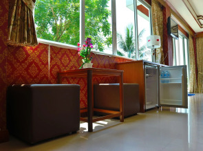 Mam Kai Bae Beach Resort