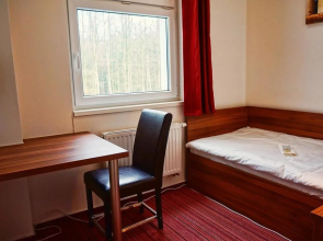 Restaurace a penzion Zděná Bouda