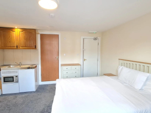 Grace Apartments - Living Rock
