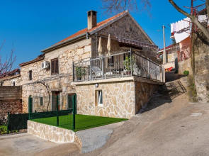 Nice Home in Rovanjska With 1 Bedrooms and Wifi