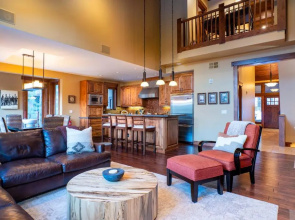 Luxury Village at Northstar Residence - Private Hot Tub! - Village Walk 7225