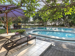 Отель Bali Beach