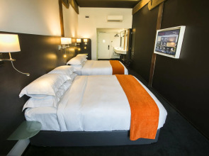 ONOMO Hotel Waterfront