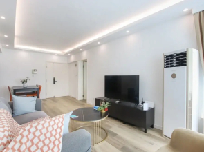 Tyms 2BR Apt Near ITC Xujiahui Line1 11