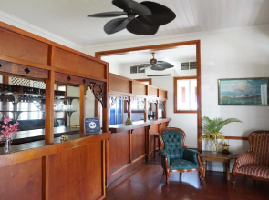 Yongala Lodge by The Strand