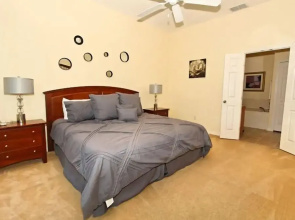 Peacful Surroundings Pool/spa Games Room! 5 Bedroom Villa by RedAwning