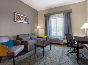 La Quinta Inn & Suites by Wyndham Columbus West - Hilliard