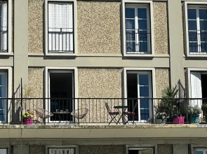 L'ancre, Studio Perret vue mer.