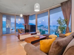 One bedroom apartment-Sea&Old Town view