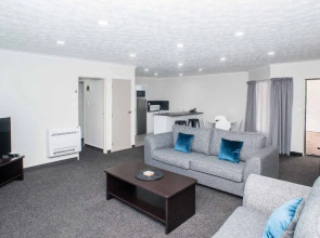 White Heron Motor Lodge