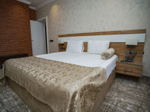 Lakeside Hotel & Spa