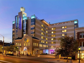 Moonrise Hotel