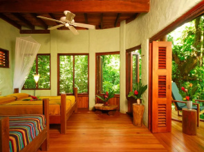 Playa Nicuesa Rainforest Eco Sanctuary