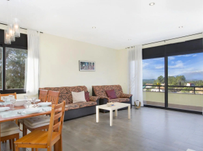 Camelia in Vidreres with 4 bedrooms and 2 bathrooms