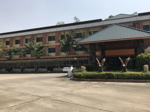 Lopburi Residence 2 And Resort