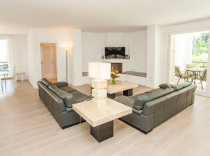 Monteros Beach Flat