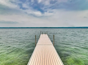 Lakefront Canandaigua Home w/ Dock & Kayak!