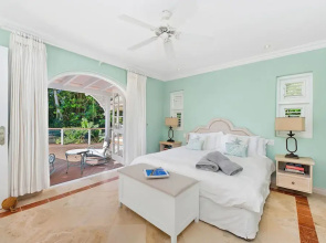 Waterfalls - 6 bed Peaceful and Secure Luxury