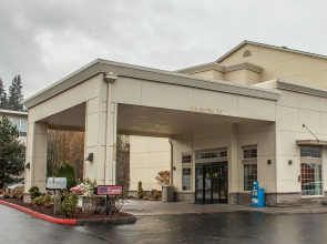 Holiday Inn Express & Suites Hood River by IHG