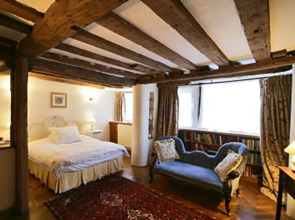 S. Howard Bed & Breakfast