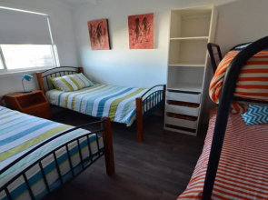 CDC-625 Beach House incl.rear 2BR studio