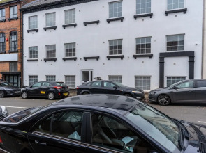 Birmingham Apt-sleeps 4-walk to City Centre-pets